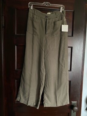 NWT Cynthia Rowley Cropped Pants